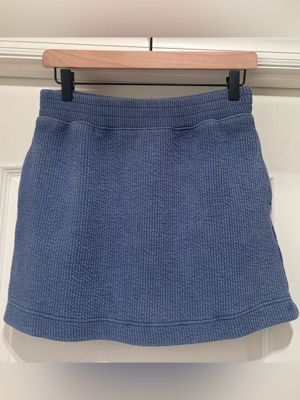 Women’s Aerie Wonder mini skirt textured fabric & pockets size S
